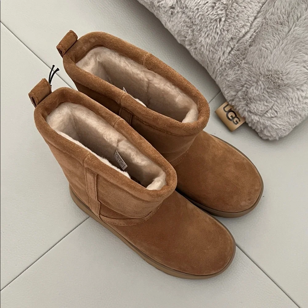 NWT - UGG Classic Short Waterproof Boots - Chestnut - Picture 7 of 8